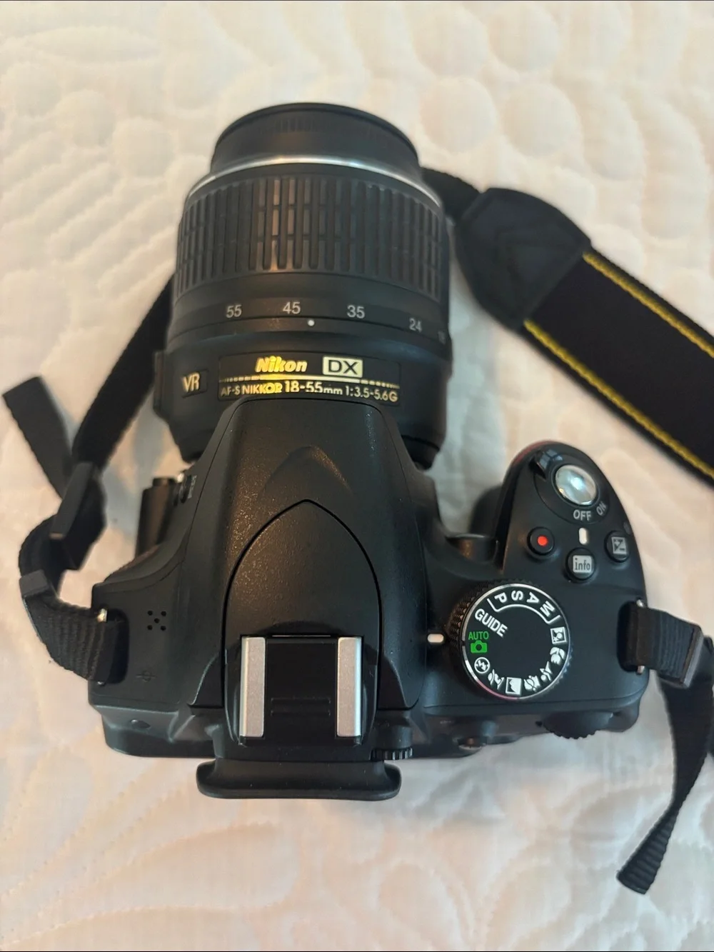 Nikon D3200 DSLR Camera in Black with 18-55mm VR Lens
